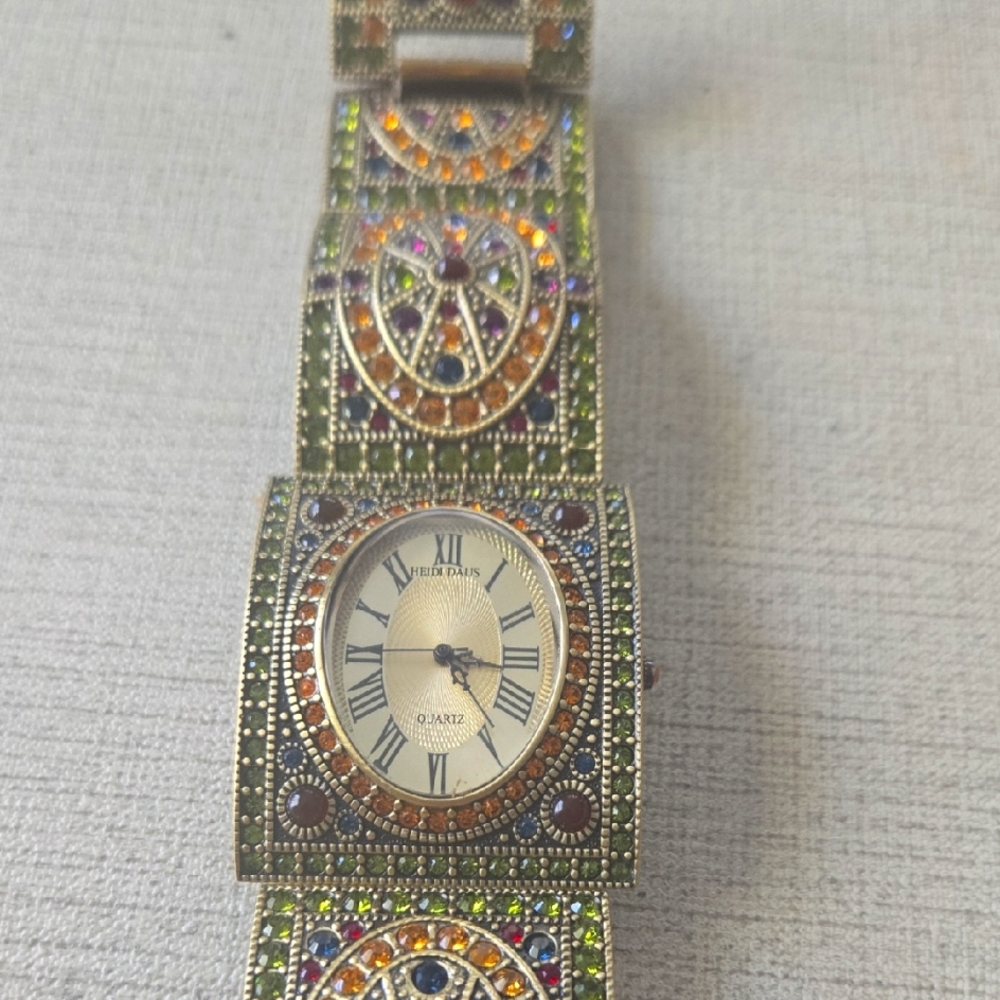 Colorful Beaded Quartz Watch.HEIDI DAUS
